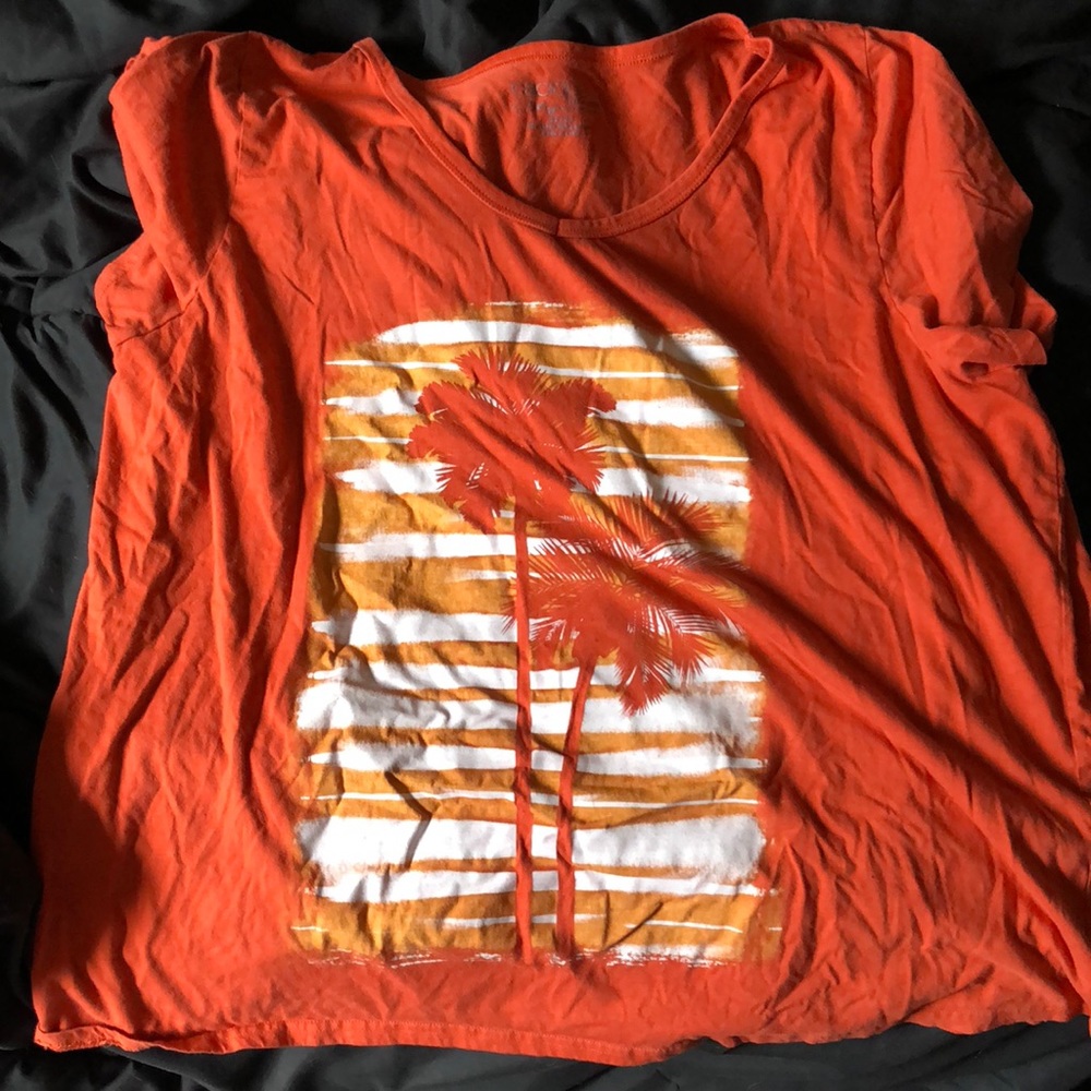 T-shirt (never worn)